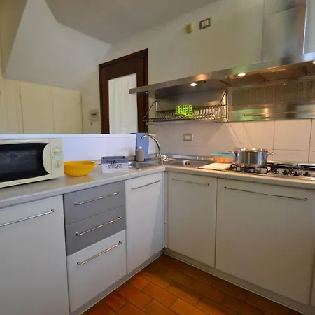 Villa Spacious By The Bibione